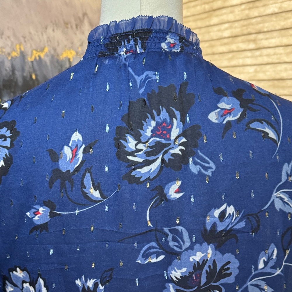 Woman's White House Black Market Navy Mock Ruffle Neck Chiffon Blouse. Size 12 - Picture 8 of 9